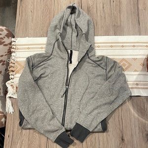 Women’s Lululemon Zip-up Hoodie